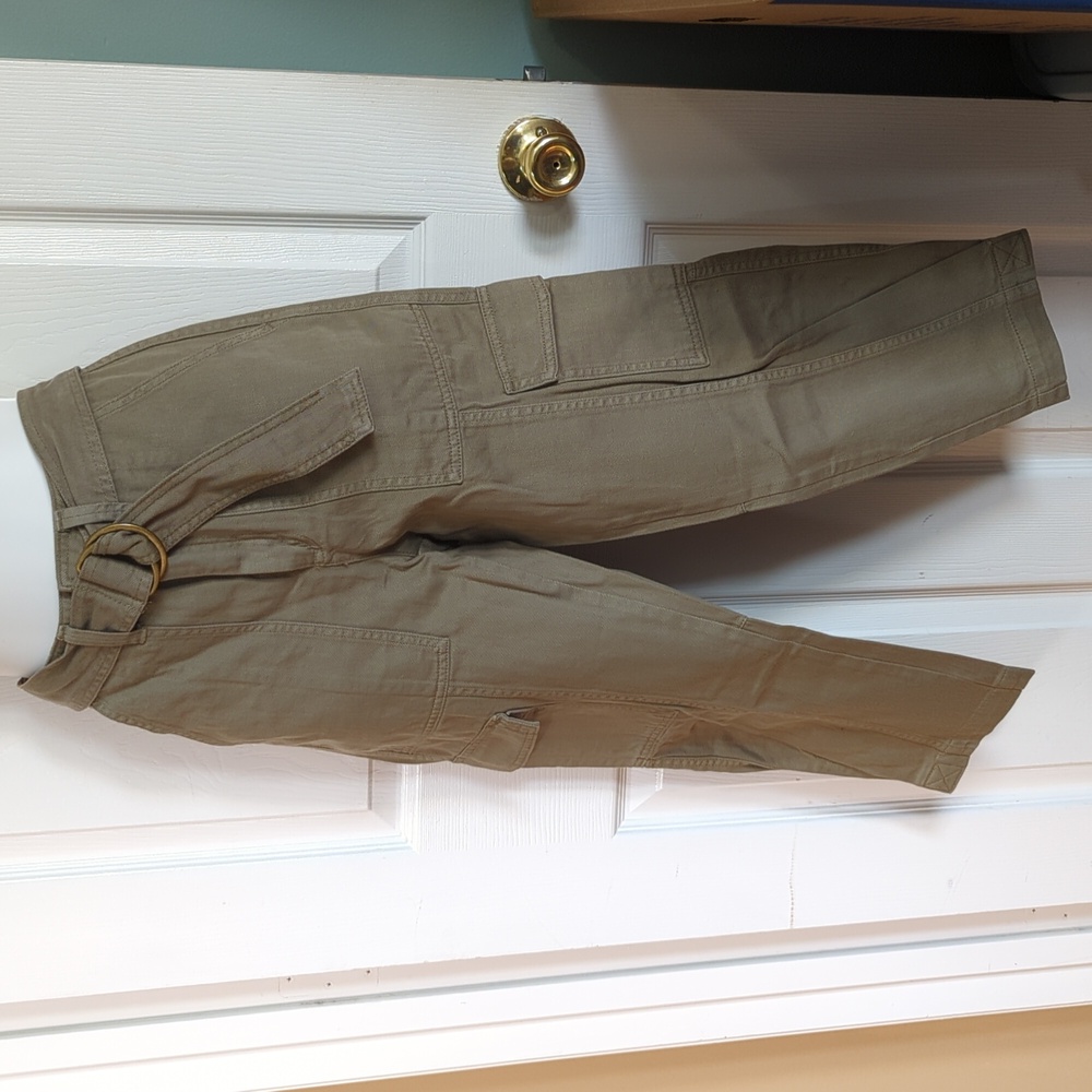 Banana Republic Capris Size Petite 4 Olive Green 🫒 Cargo